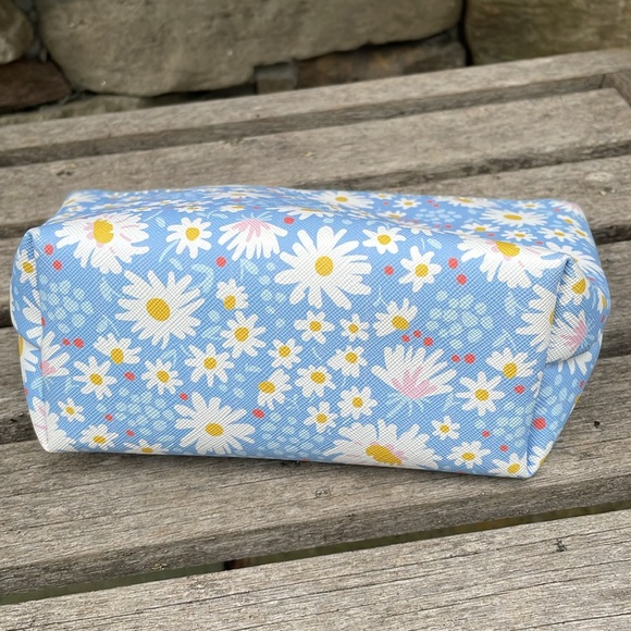 OCS Designs train case and cosmetic bag duo - Picture 12 of 16